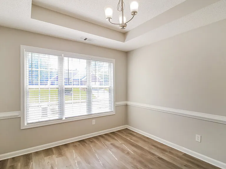 915 Castlerock Way — Photo 7