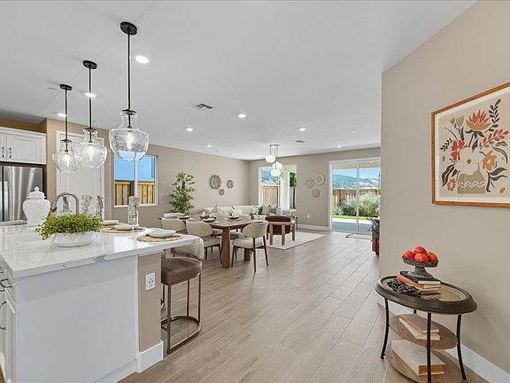 5th image of 3237 Woody Way
