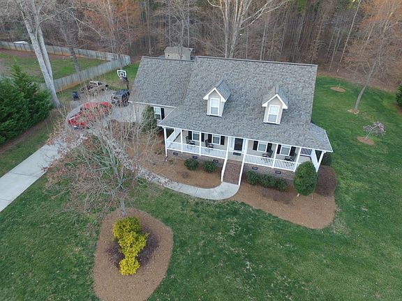 2nd image of 1109 Foxhaven Dr