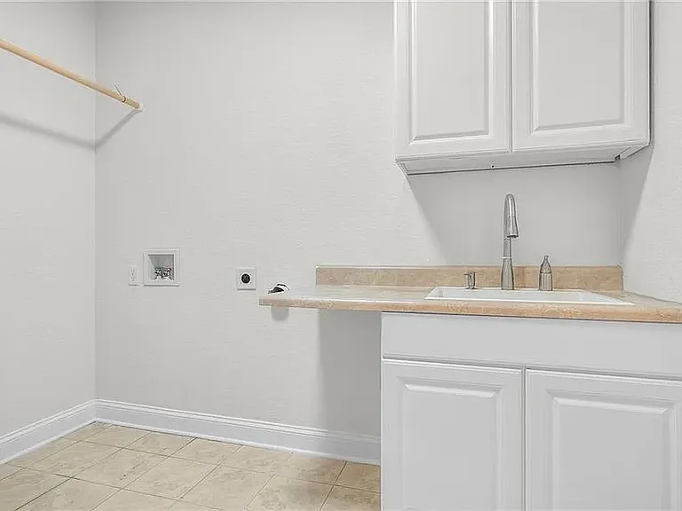 1377 Hawaiian Dr — Photo 18