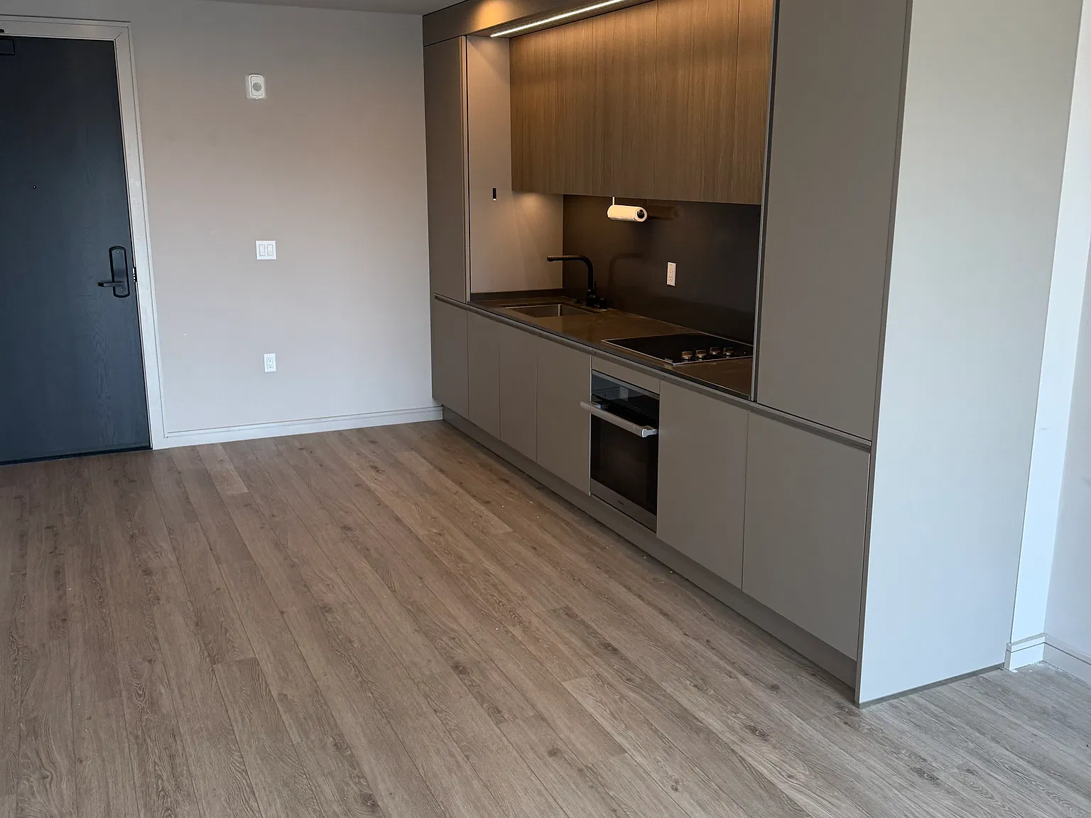 799 S Van Ness Ave Unit 411 - Image 2