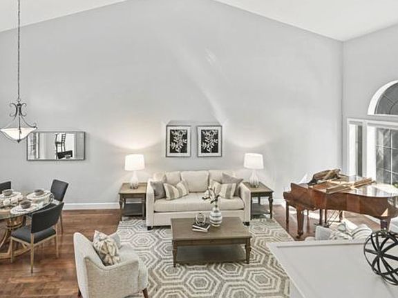 5th image of 208 Promenade Ln