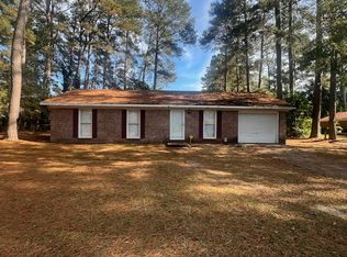 1517 Doncaster Dr, Fayetteville, NC 28304