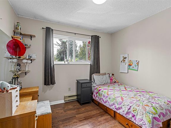 5th image of 16 Jenkins Pl