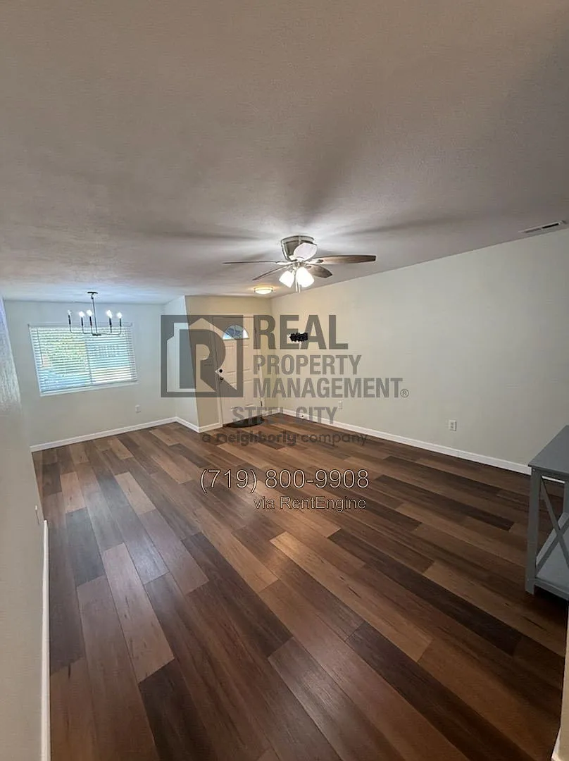 2 bed, 1.0 bath, 856 sqft, $1,350 — Photo 3