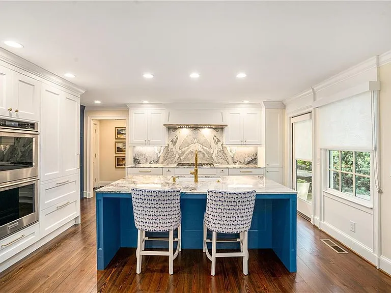 575 Peachtree Battle Ave NW — Photo 8