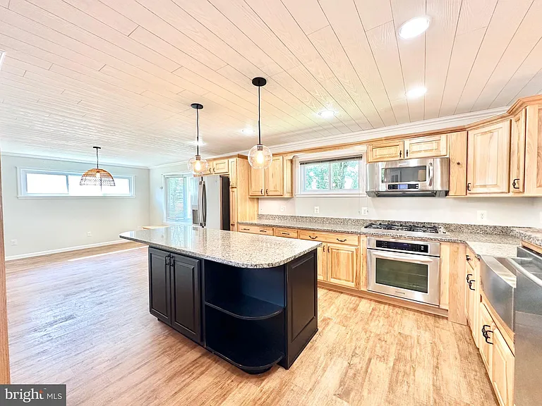 2304 McAuliffe Dr — Photo 8