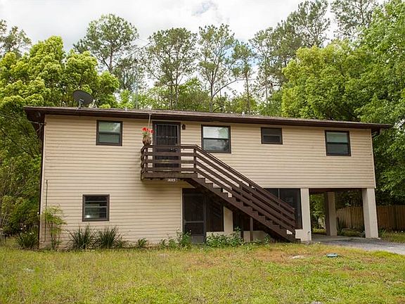 2nd image of 1605 Caroline Dr
