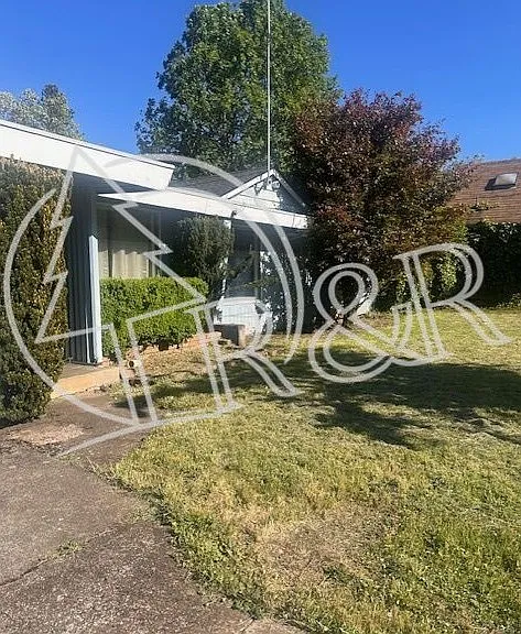 3031 Willamette St — Photo 1