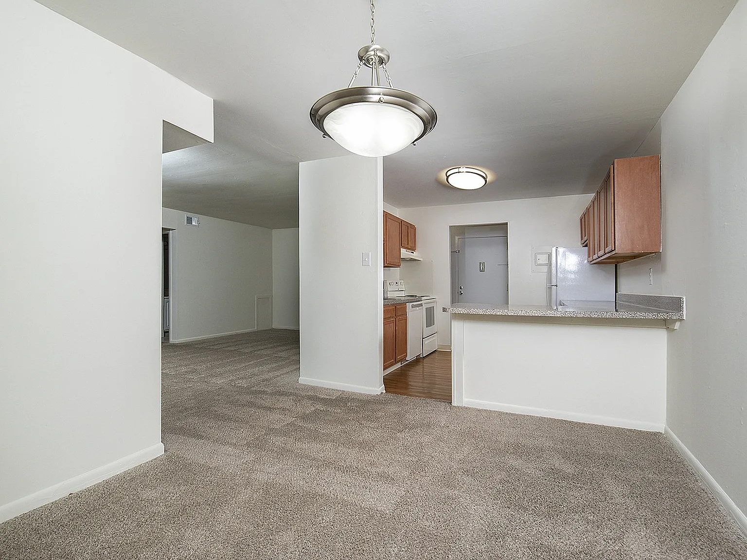 Fairway Park Apartments & Townhomes — Photo 4