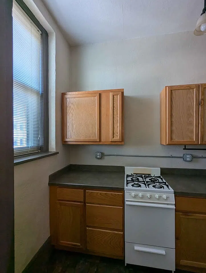 Studio, 300 sqft, $850 — Photo 4