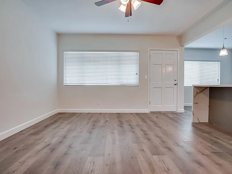 544 Evergreen St — Photo 13