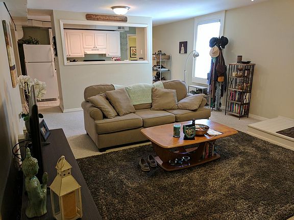 2nd image of 902 E Washington St APT 101