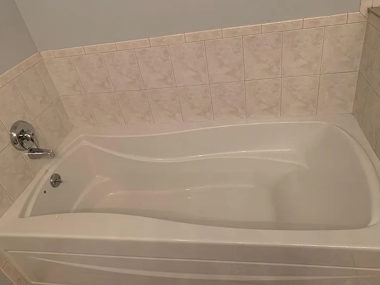 101 Pointe Dr #102 — Photo 33