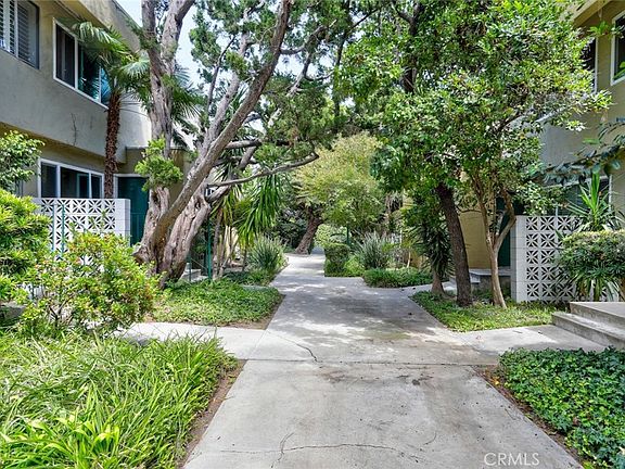 5th image of 11138 Aqua Vista St APT 9