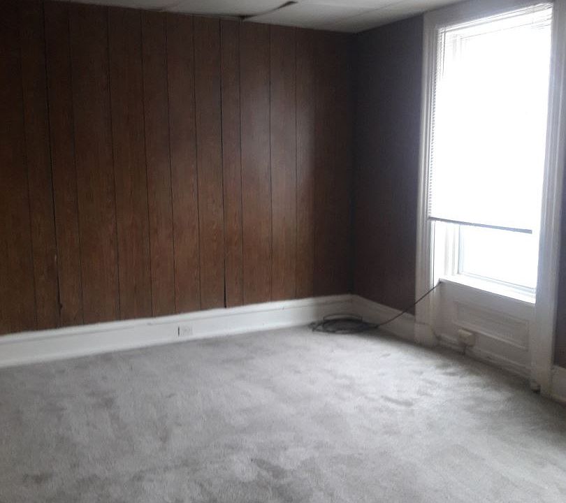 2nd image of 8 W Market St APT 1