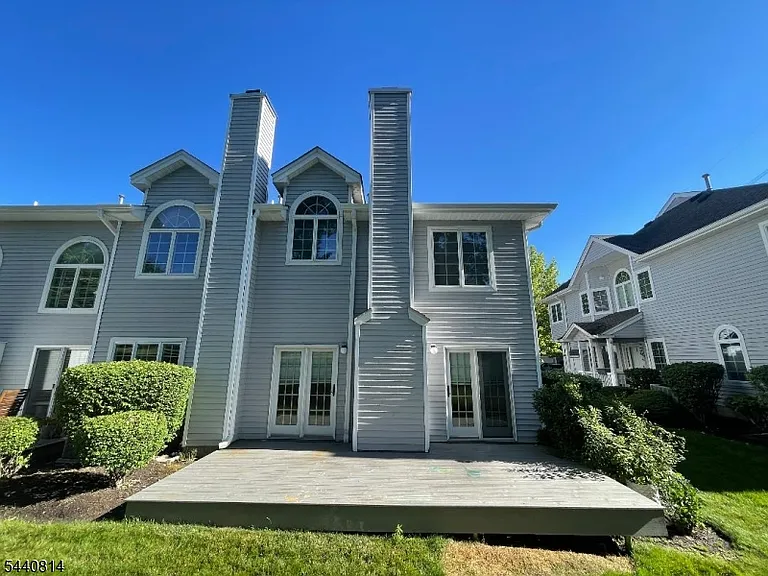 15 Davenport Rd — Photo 24