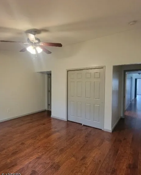 1076 Oakcroft Ln — Photo 4