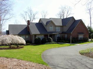 65 Owl Ridge Rd, Woodbury, CT 06798