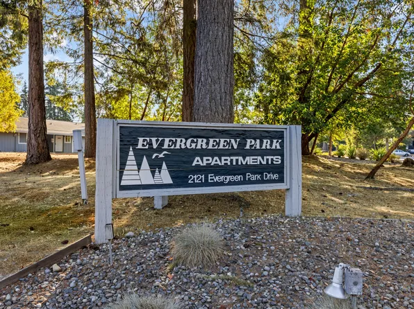 Evergreen Park Apartments in Olympia!