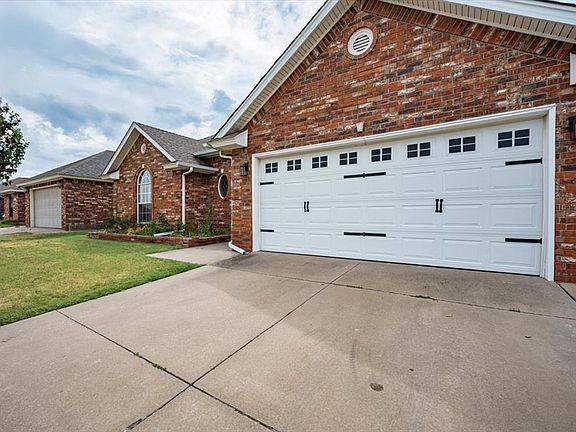 5th image of 620 SW 154th Pl