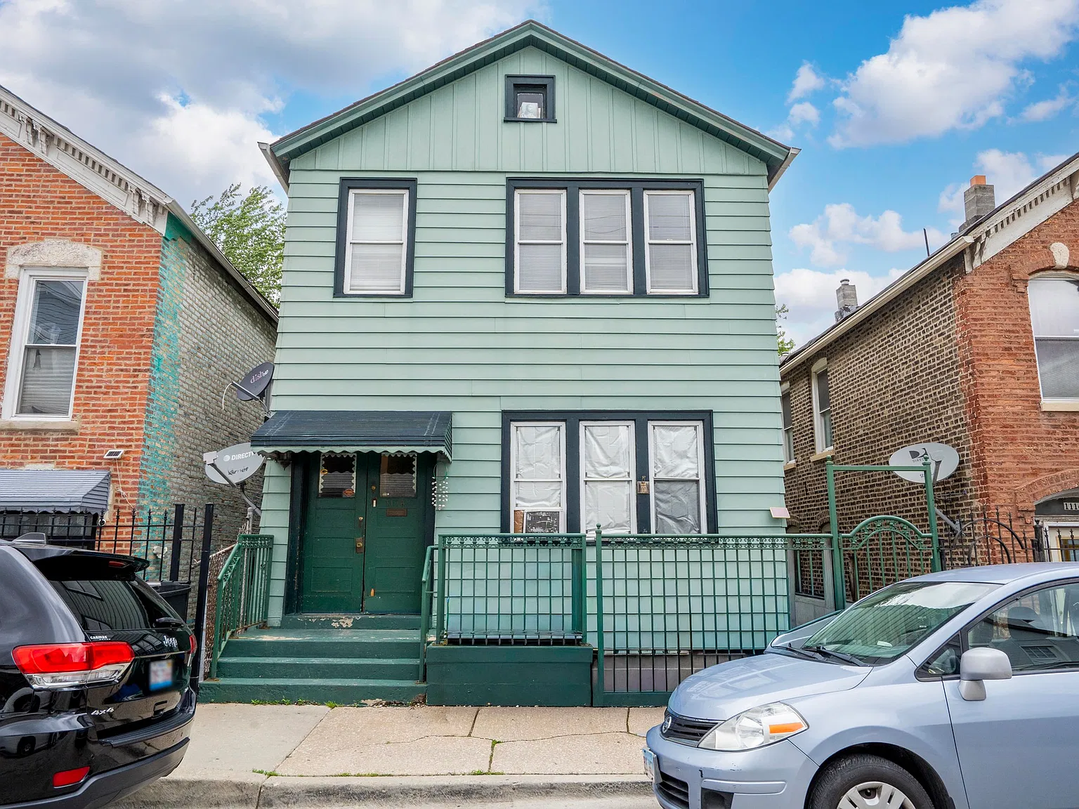3 bed, 700 sqft, $2,000 — Photo 1