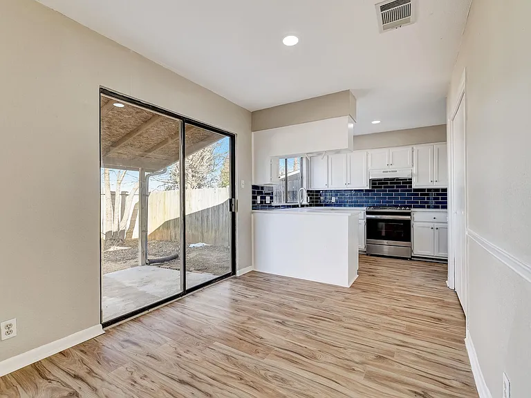 1406 Hyridge Cir — Photo 6