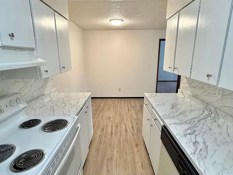 18524 Tm Jd Gisz Llc — Photo 8