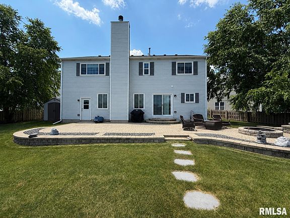 3rd image of 304 Aster Dr