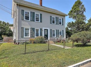118 Pleasant St, Lincoln, RI 02865