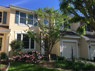 1318 Park Garden Ln, Reston, VA 20194