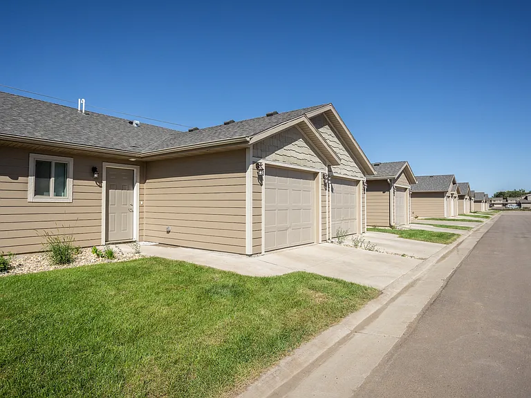 85 Commons — Photo 17