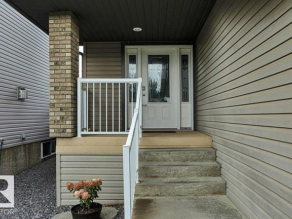 3rd image of 27 Birchmont Dr