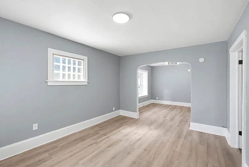4 bed, 2.0 bath, 1320 sqft, $1,300 — Photo 2