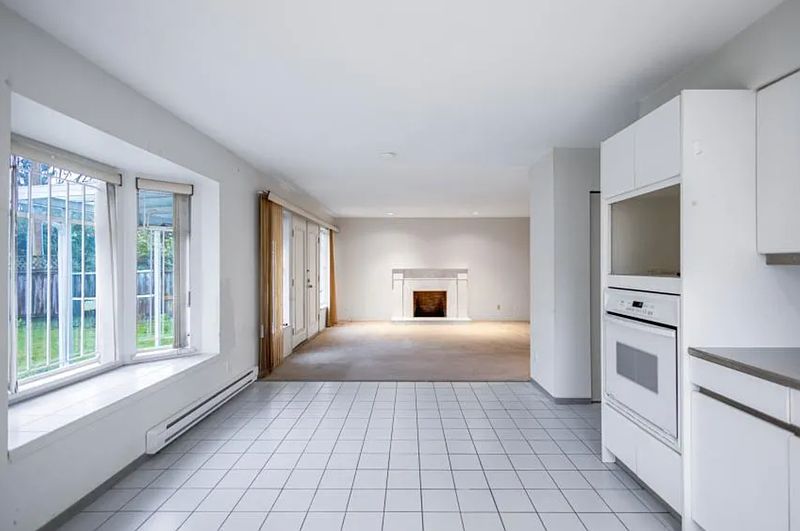 Vancouver House for rent - 4 Bedrooms — photo 14