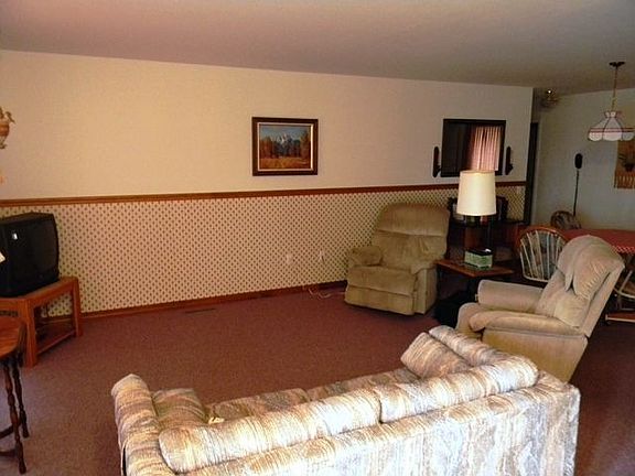 3rd image of 1518 Gannett Dr