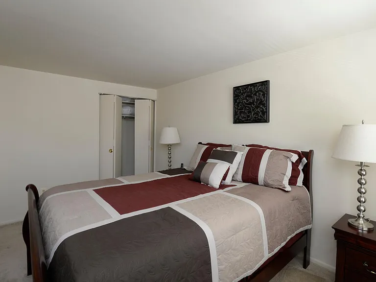 Yorktowne Townhomes — Photo 7
