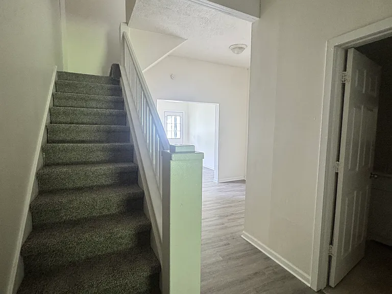 217-219 S Wilkinson Ave #B — Photo 6