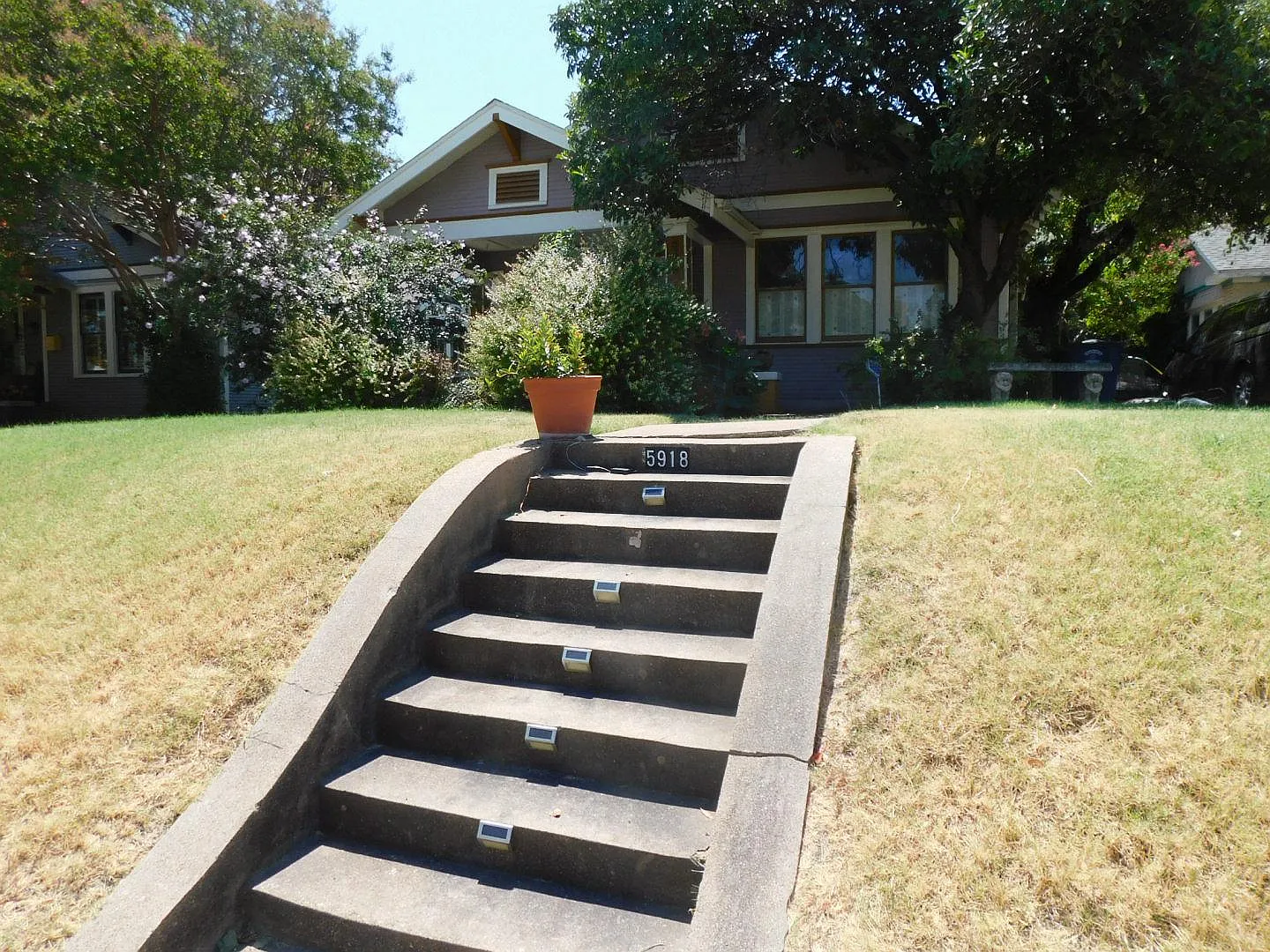 5918 Prospect Avenue — Photo 2