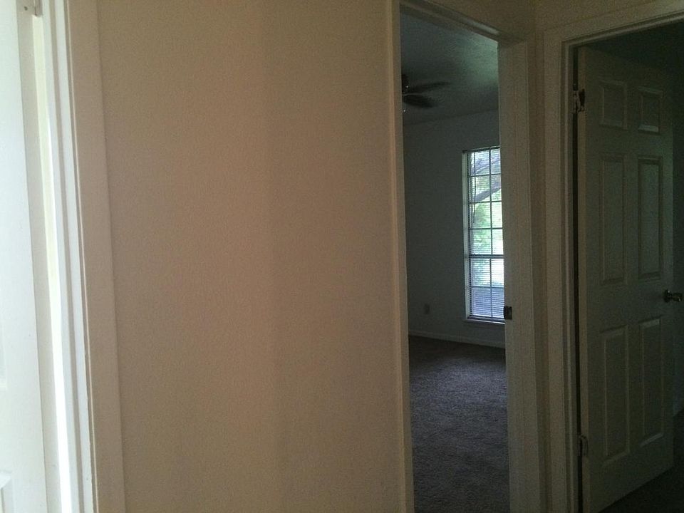 1st image of 1305 West Ln
