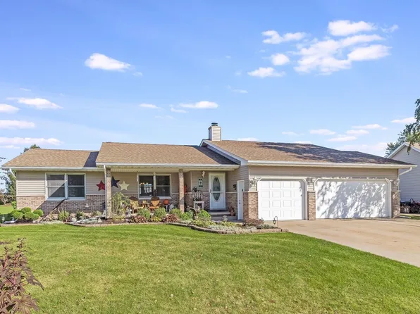 1301 Whitetail Ln, Sandwich, IL 60548