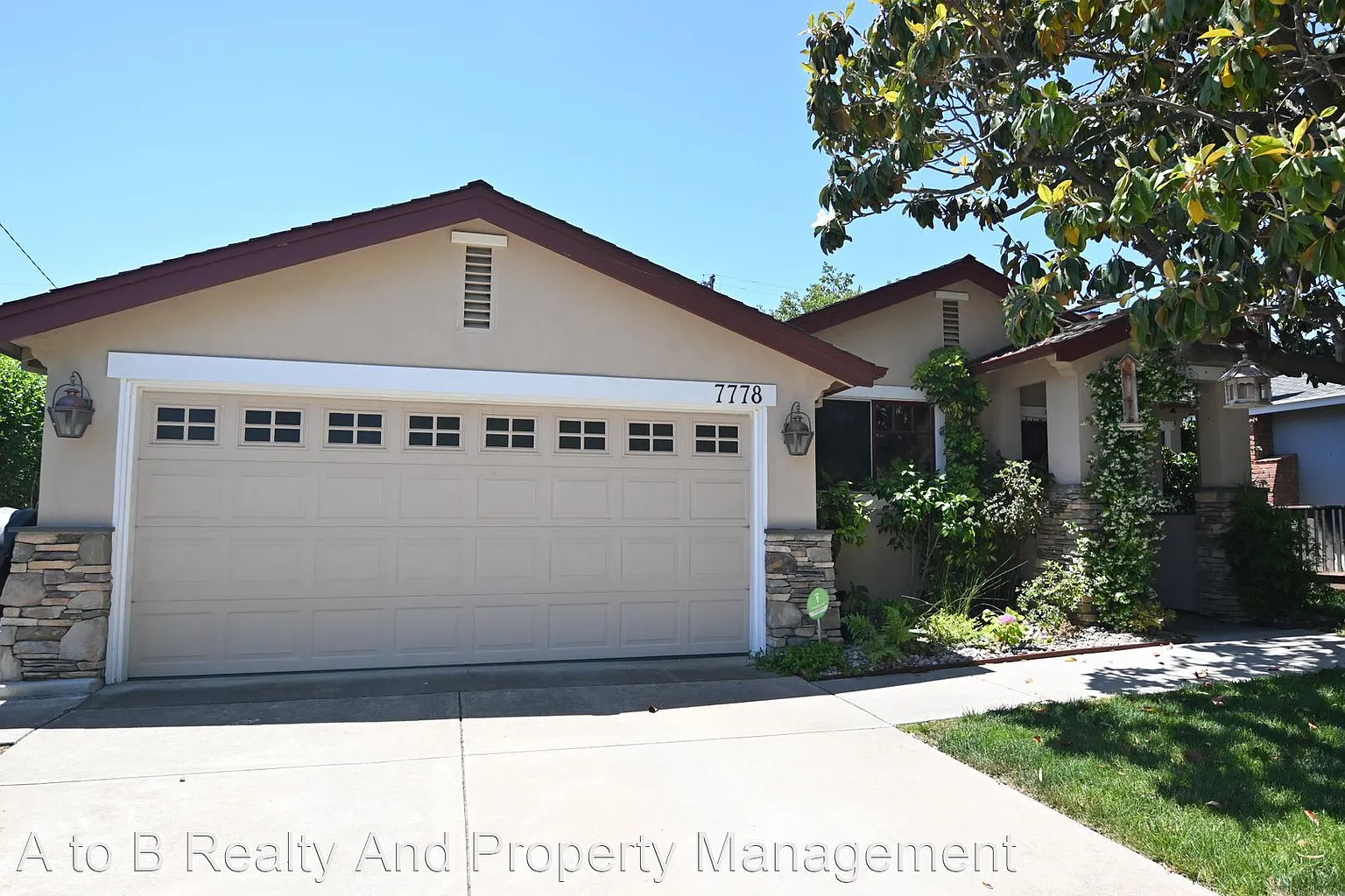 7778 Robindell Way photo 1