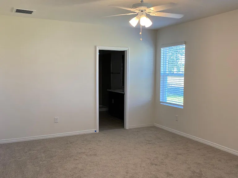 1207 SW Embers Ter — Photo 7