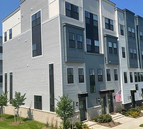 3rd image of 14431 Glen Manor Dr #601