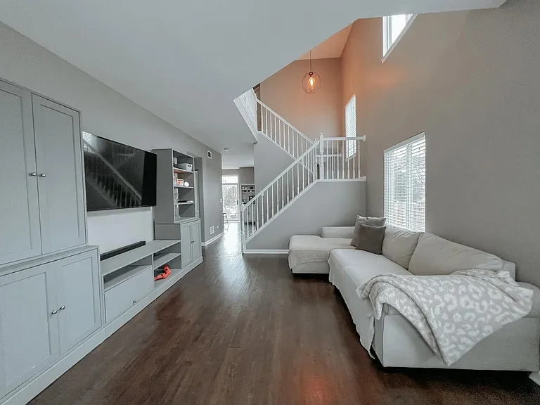 2525 Stonybrook Dr — Photo 6