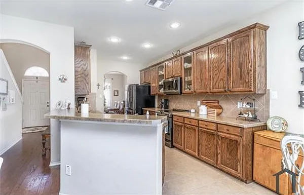 718 Fannin Dr — Photo 5
