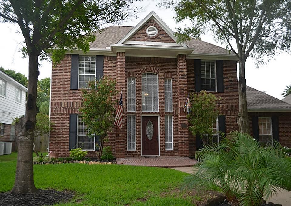 1st image of 2618 Lakeway Dr