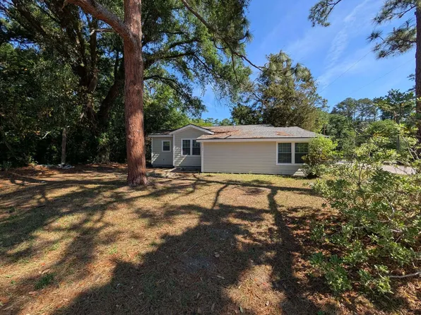 107 Converse St, Walterboro, SC 29488