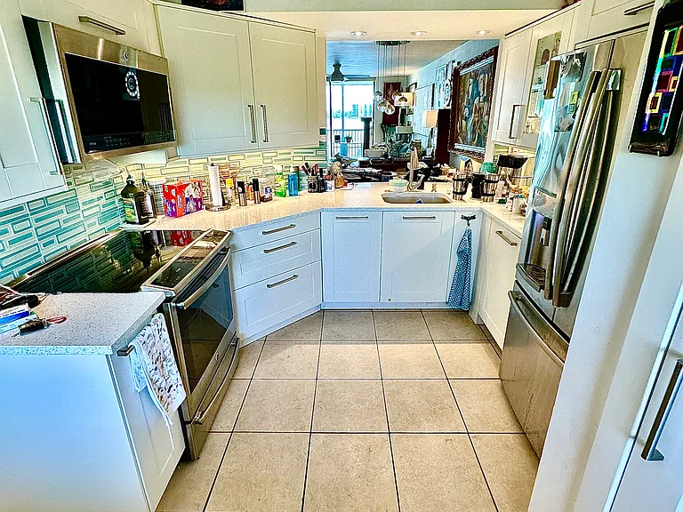 116 Lake Emerald Dr #304 — Photo 6