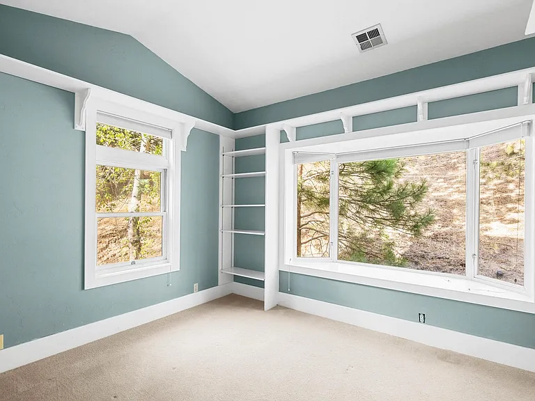 520 Glenview Dr — Photo 6